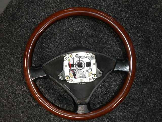 steerin wheel wood 156